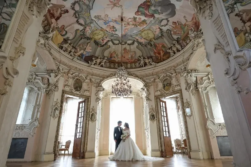 ルートヴィヒスブルク城内での新郎新婦