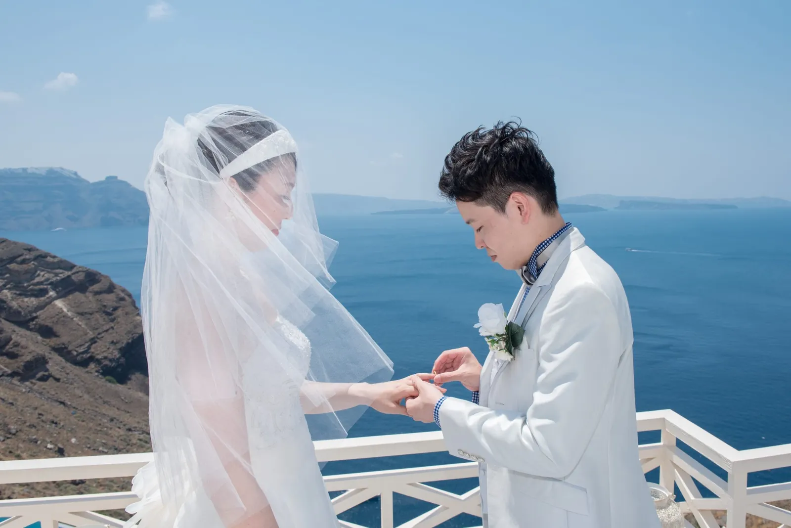 サントリーニ島ミスティークの挙式の先輩カップル
