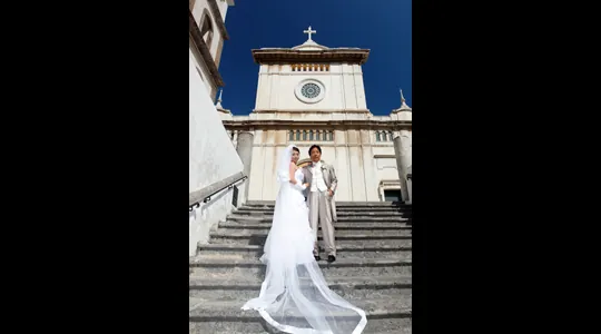 アマルフィ海岸・アトラーニ、聖マリア・マッダレーナ教会の先輩カップル O.M様＆S.A様